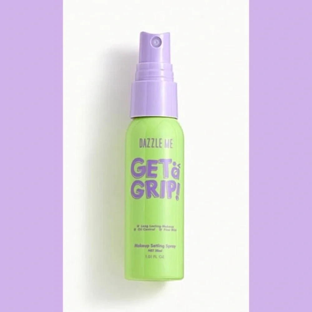 NEW Dazzle Me Get a Grip Makeup Setting Spray